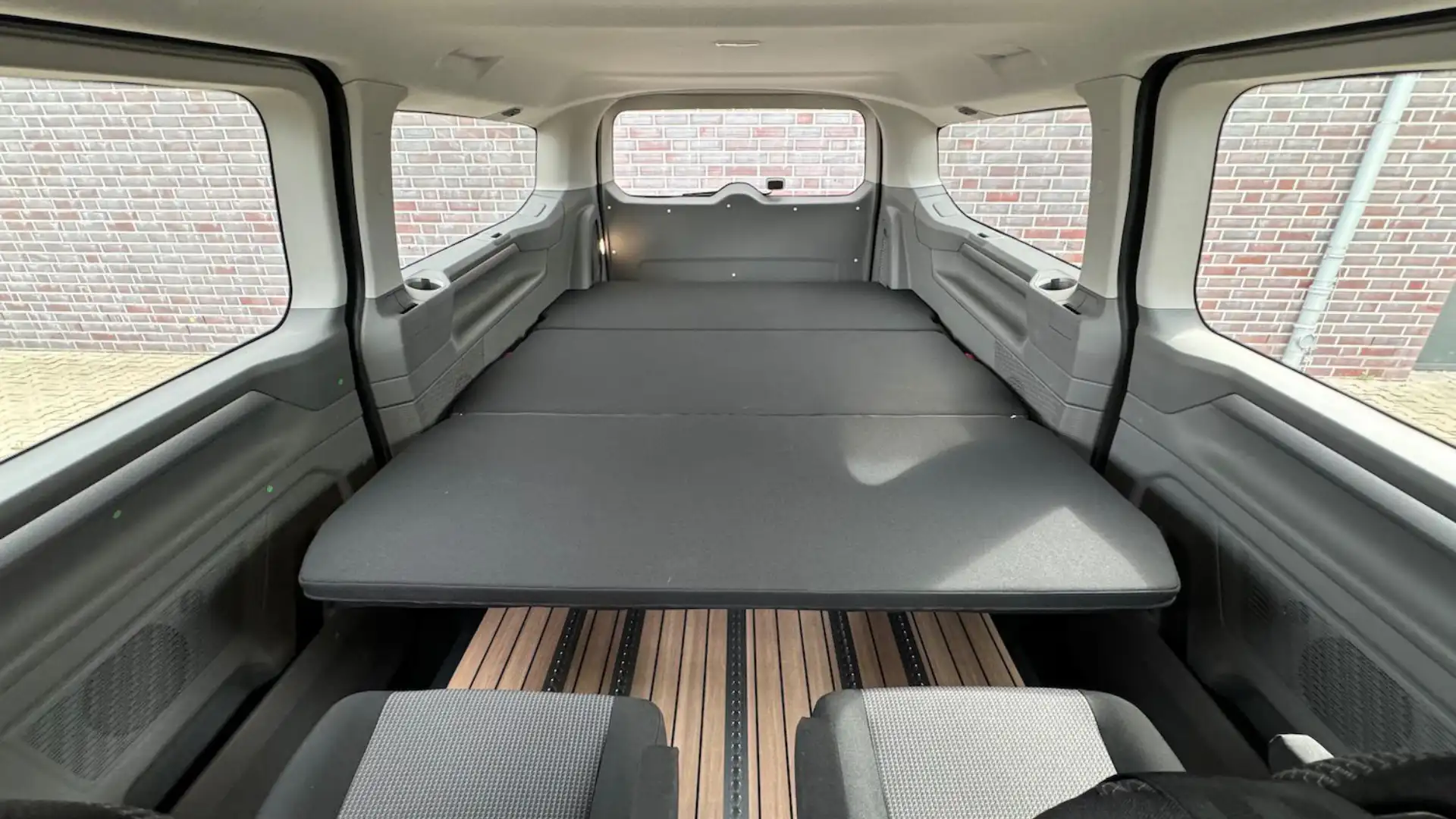 <b> MATIST S Light Titanium</b>